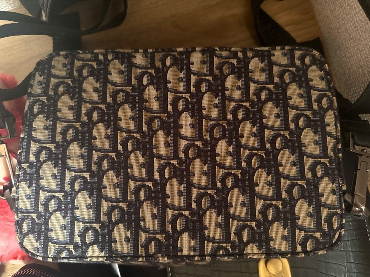 ディオール  （ブランドバッグ）の商品画像 - 査定依頼日：2025年11月17日 - 最高査定価格：100,000円