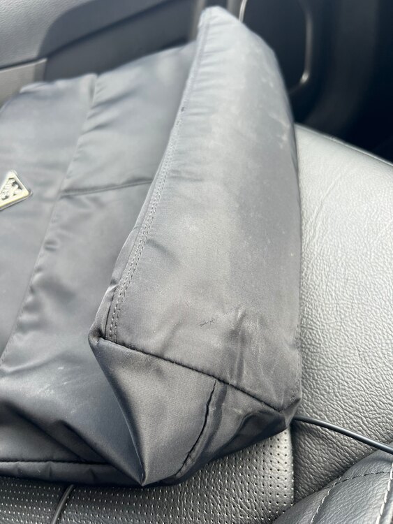 プラダ  （ブランドバッグ）の商品画像 - 査定依頼日：2025年5月31日 - 最高査定価格：50,000円