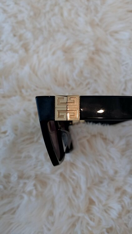 サングラス（古着・ファッション）の商品画像 - 査定依頼日：2026年2月13日 - 最高査定価格：15,000円