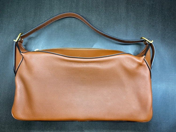 セリーヌ  （ブランドバッグ）の商品画像 - 査定依頼日：2025年6月14日 - 最高査定価格：140,000円