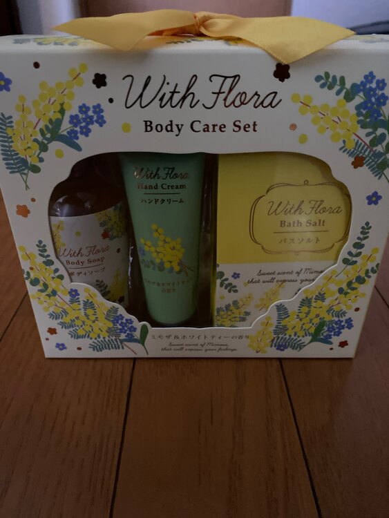 ウィズフローラボディケアセット（コスメ・美容・健康器具）の商品画像 - 査定依頼日：2025年4月3日 - 最高査定価格：1,000円