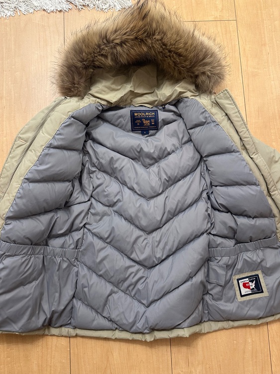 ウールリッチ　ダウンコート（古着・ファッション）の商品画像 - 査定依頼日：2025年10月25日 - 最高査定価格：7,000円