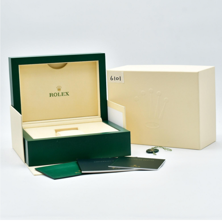 126720VTNR オイスター　2022（高級時計）の商品画像 - 査定依頼日：2025年12月1日 - 最高査定価格：2,450,000円