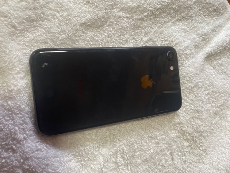 iPhone8（スマホ）の商品画像 - 査定依頼日：2026年2月8日 - 最高査定価格：2,000円