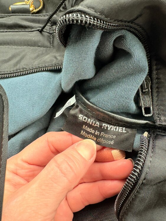 SONIA RYKIELのブラックバック（ブランドバッグ）の商品画像 - 査定依頼日：2025年4月1日 - 最高査定価格：100,000円