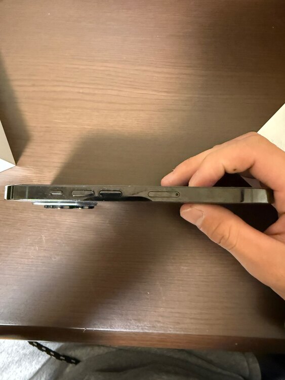 iPhone 14 Pro 128GB docomo（スマホ）の商品画像 - 査定依頼日：2025年4月15日 - 最高査定価格：67,000円