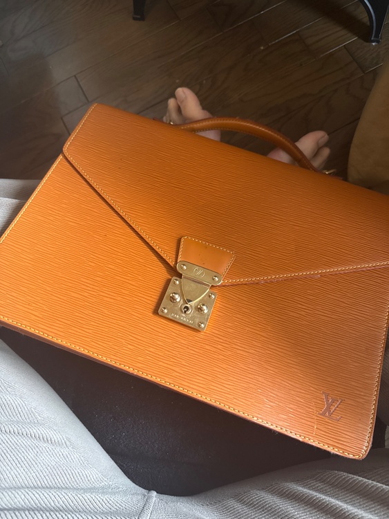 カバン（ブランドバッグ）の商品画像 - 査定依頼日：2026年2月28日 - 最高査定価格：23,000円