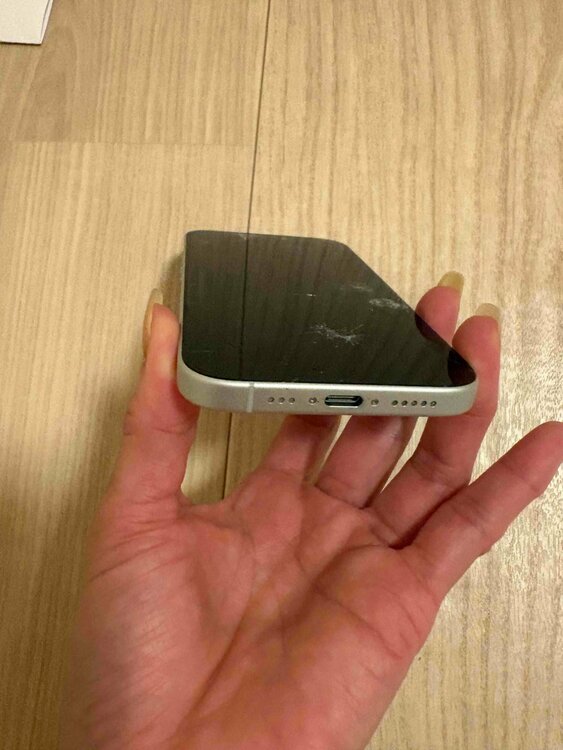 iPhone iPhone 16 128GB SIMフリー（スマホ）の商品画像 - 査定依頼日：2026年9月4日 - 最高査定価格：47,500円