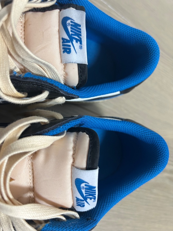 Travis Scott Fragment Nike Air Jordan 1（古着・ファッション）の商品画像 - 査定依頼日：2026年6月16日 - 最高査定価格：100,000円