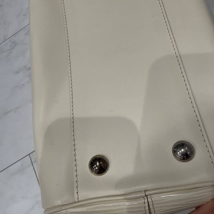 ルイヴィトン エピ （ブランドバッグ）の商品画像 - 査定依頼日：2025年11月11日 - 最高査定価格：60,000円