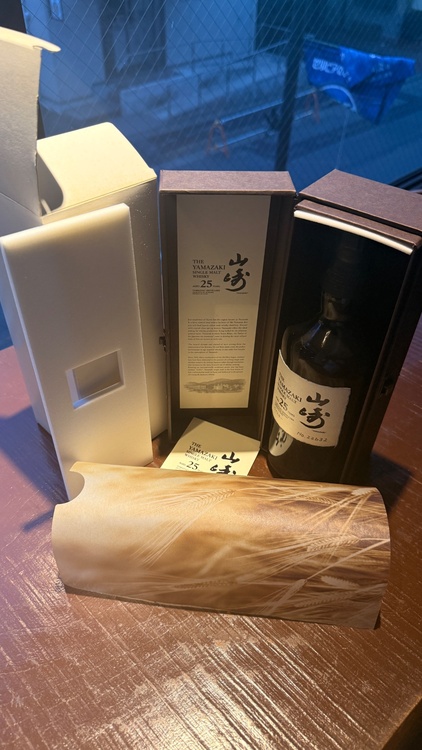 山崎25年（お酒）の商品画像 - 査定依頼日：2026年2月24日 - 最高査定価格：881,000円