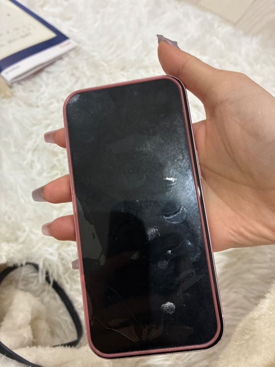 iPhone iPhone 15 128GB au（スマホ）の商品画像 - 査定依頼日：2026年6月9日 - 最高査定価格：53,000円