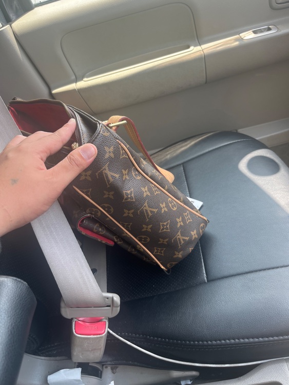 LOUISVUITTONパリス（ブランドバッグ）の商品画像 - 査定依頼日：2025年6月21日 - 最高査定価格：65,000円