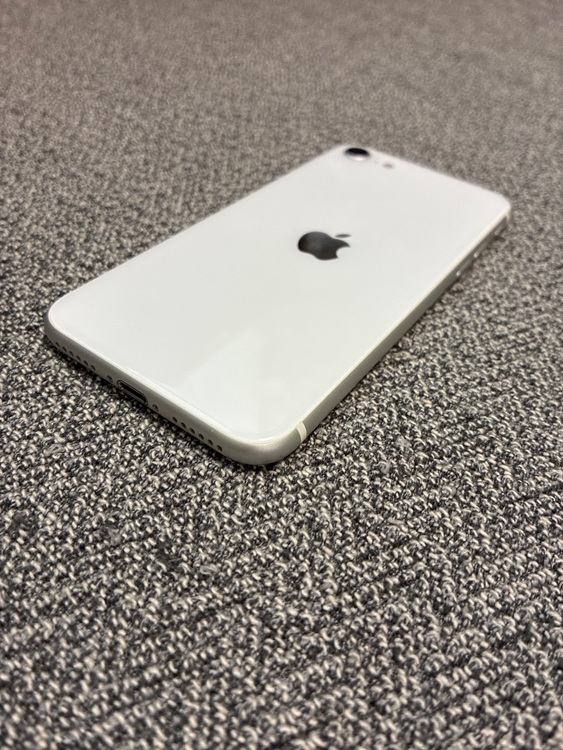 iPhone SE (第 2 世代) 64GB SIMフリー（スマホ）の商品画像 - 査定依頼日：2025年10月4日 - 最高査定価格：10,000円