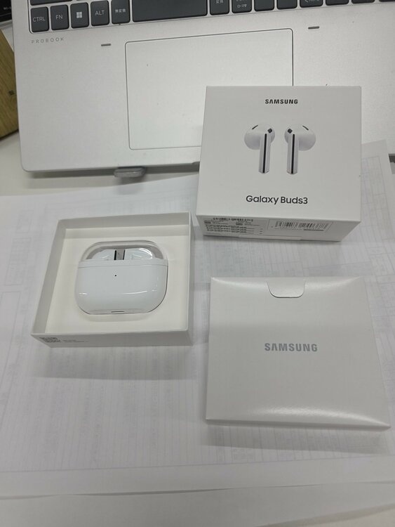 Galaxy　buds3（オーディオ・スピーカー）の商品画像 - 査定依頼日：2026年1月18日 - 最高査定価格：4,000円