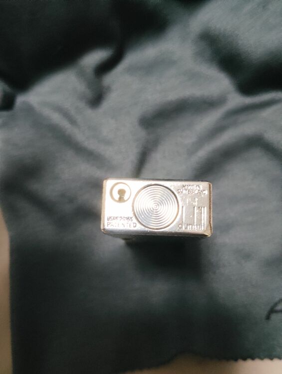 dunhillライター　シルバー（喫煙具）の商品画像 - 査定依頼日：2025年10月15日 - 最高査定価格：6,000円