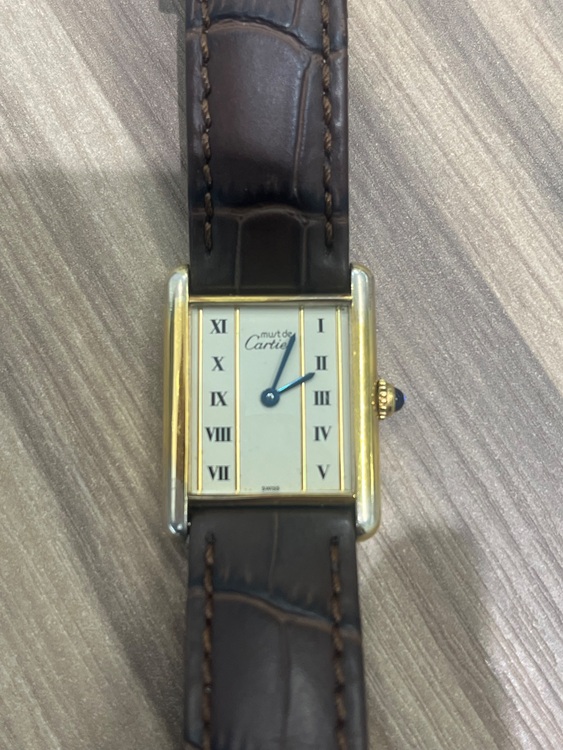 カルティエタンク　LMサイズ　縦ローマン（高級時計）の商品画像 - 査定依頼日：2025年10月27日 - 最高査定価格：220,000円