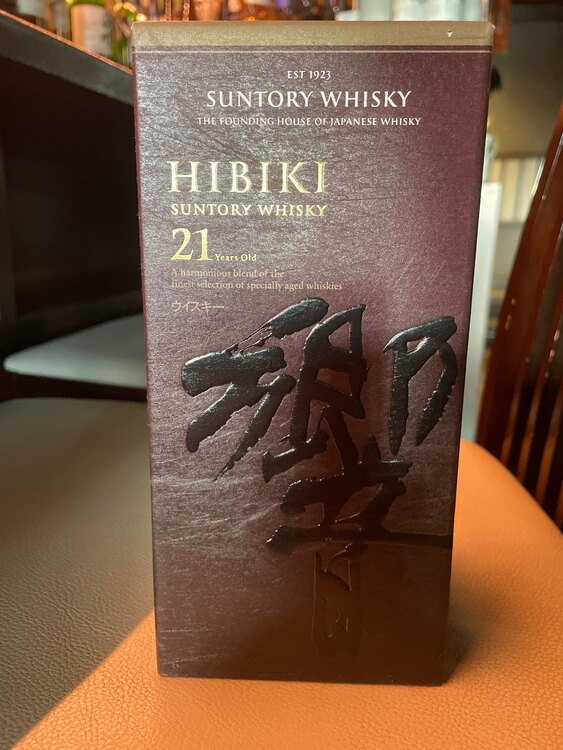 ウイスキー サントリー響 （お酒）の商品画像 - 査定依頼日：2025年1月4日 - 最高査定価格：70,000円