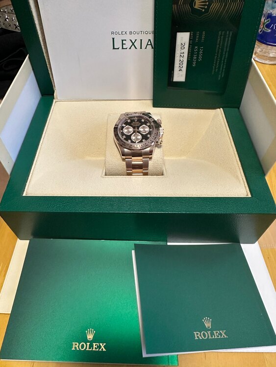 ロレックス デイトナ 12650（高級時計）の商品画像 - 査定依頼日：2025年1月14日 - 最高査定価格：850,000円