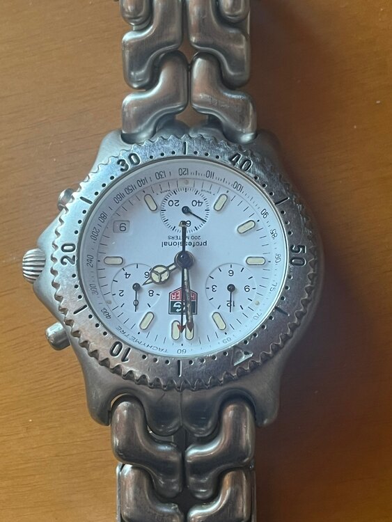 タグホイヤー その他 CG1112-（高級時計）の商品画像 - 査定依頼日：2025年2月23日 - 最高査定価格：80,000円