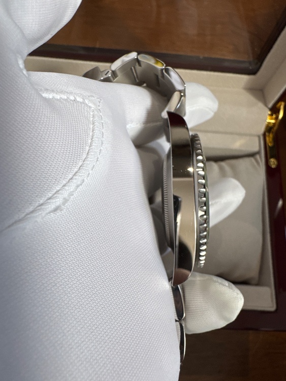 サブマリーナグリーン（高級時計）の商品画像 - 査定依頼日：2026年3月9日 - 最高査定価格：2,400,000円