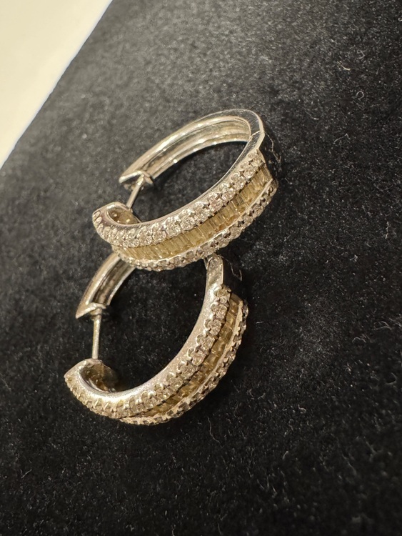 ピアス（金・貴金属）の商品画像 - 査定依頼日：2025年7月31日 - 最高査定価格：8,000円