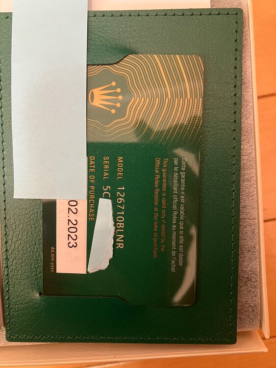 ロレックス GMTマスター 126710BLN（高級時計）の商品画像 - 査定依頼日：2025年1月11日 - 最高査定価格：2,400,000円