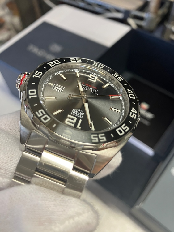 フォーミュラ1キャリバー5（高級時計）の商品画像 - 査定依頼日：2026年1月6日 - 最高査定価格：140,000円