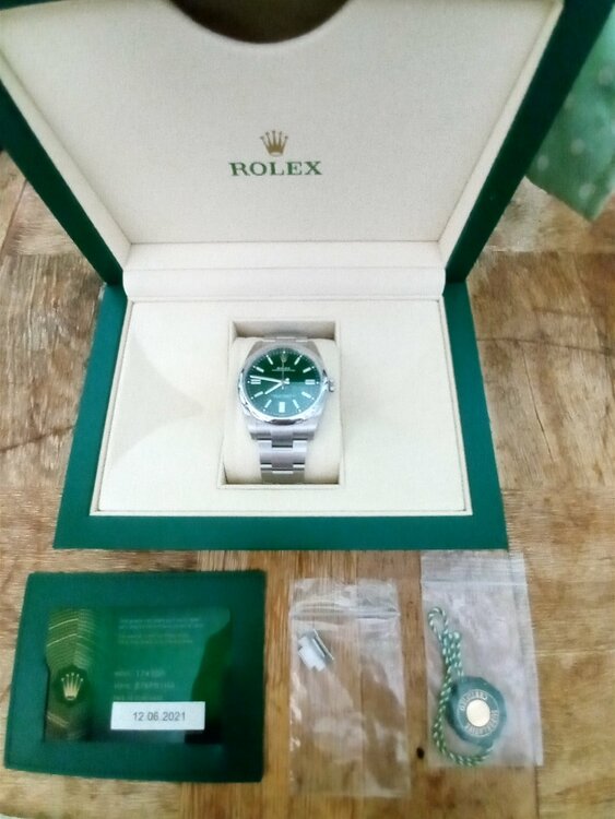 ロレックス パーペチュアル ref 12430（高級時計）の商品画像 - 査定依頼日：2026年4月11日 - 最高査定価格：100,000円