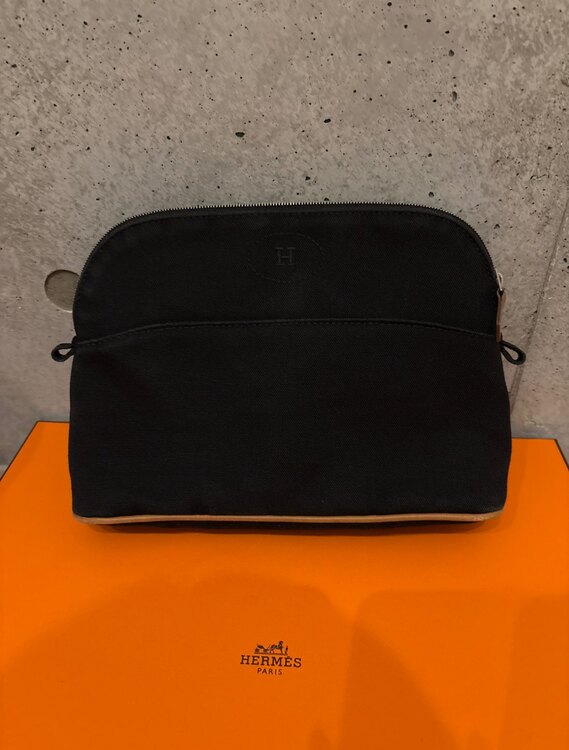 ボリード ポーチMM（ブランドバッグ）の商品画像 - 査定依頼日：2024年12月30日 - 最高査定価格：15,000円