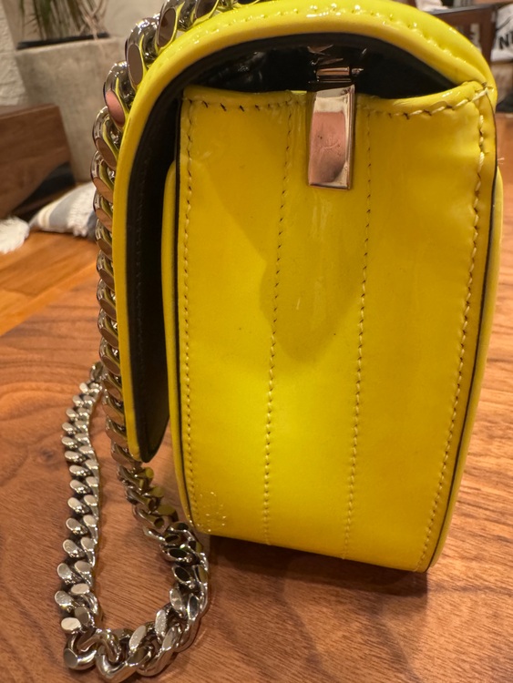 イブサンローラン  （ブランドバッグ）の商品画像 - 査定依頼日：2025年10月10日 - 最高査定価格：80,000円