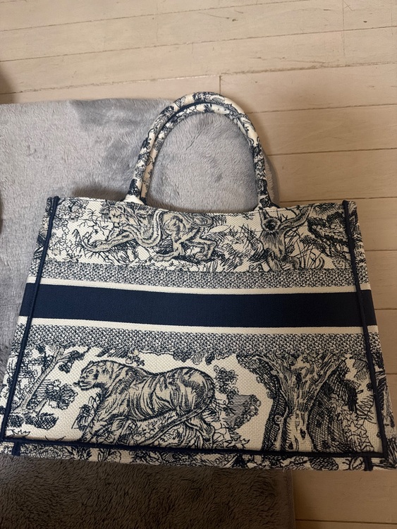 ディオール  （ブランドバッグ）の商品画像 - 査定依頼日：2025年11月16日 - 最高査定価格：200,000円