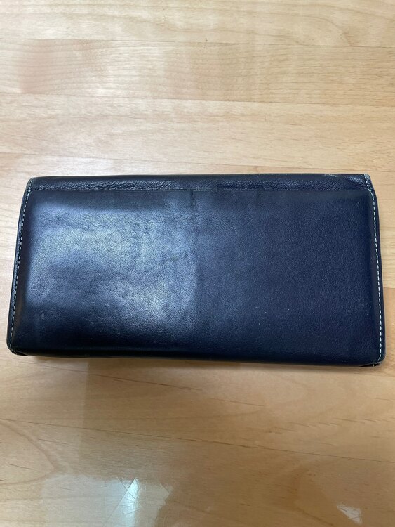 ラコステ　財布（ブランド財布・小物）の商品画像 - 査定依頼日：2025年2月15日 - 最高査定価格：100円