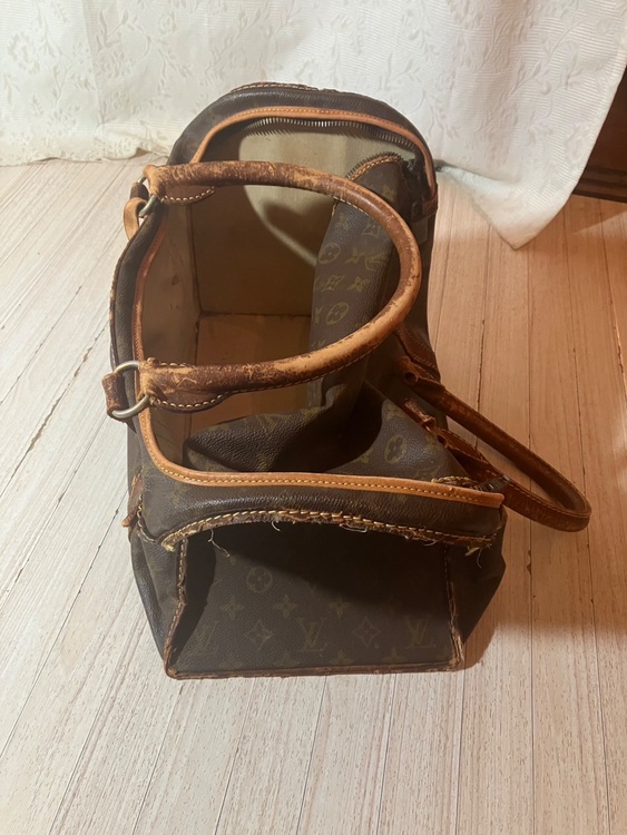 バック（ブランドバッグ）の商品画像 - 査定依頼日：2025年11月15日 - 最高査定価格：10,000円