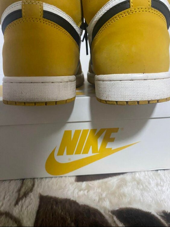 スニーカー（金・貴金属）の商品画像 - 査定依頼日：2025年2月8日 - 最高査定価格：8,000円