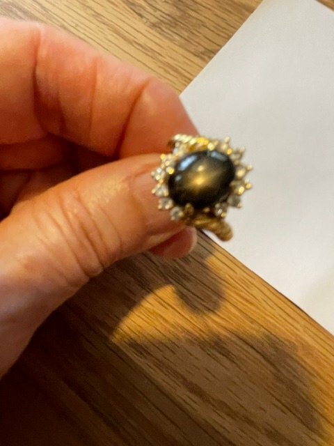 ブラックスターサファイヤー、周囲粒ダイヤ付１８K指輪（金・貴金属）の商品画像 - 査定依頼日：2026年6月14日 - 最高査定価格：300,000円