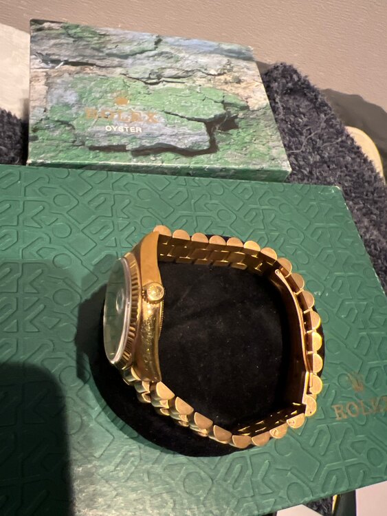 ロレックス デイデイト 915211（高級時計）の商品画像 - 査定依頼日：2025年3月13日 - 最高査定価格：2,600,000円