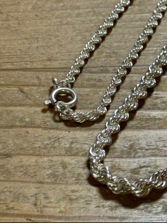 ロープチェーンネックレス（金・貴金属）の商品画像 - 査定依頼日：2025年3月2日 - 最高査定価格：250,000円