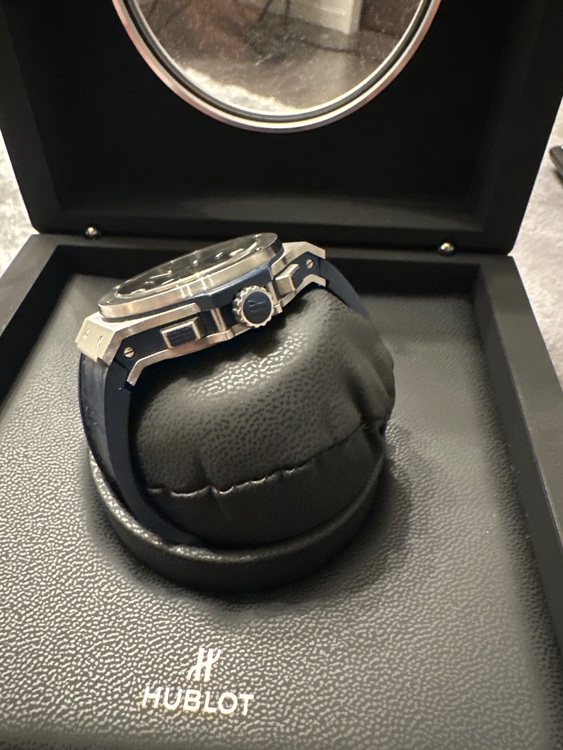 ウブロ ビックバン 142585（高級時計）の商品画像 - 査定依頼日：2025年9月14日 - 最高査定価格：730,000円