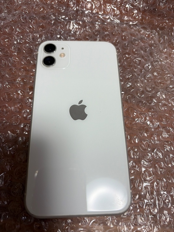 iPhone11 128GB Softbank（スマホ）の商品画像 - 査定依頼日：2026年3月28日 - 最高査定価格：19,000円