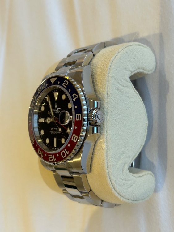 ロレックス GMTマスター 126710blrn（高級時計）の商品画像 - 査定依頼日：2026年2月7日 - 最高査定価格：3,580,000円