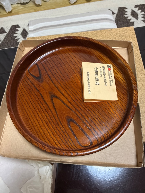 小田原漆器お盆けやき（美術品・骨董品）の商品画像 - 査定依頼日：2026年7月15日 - 最高査定価格：3,000円