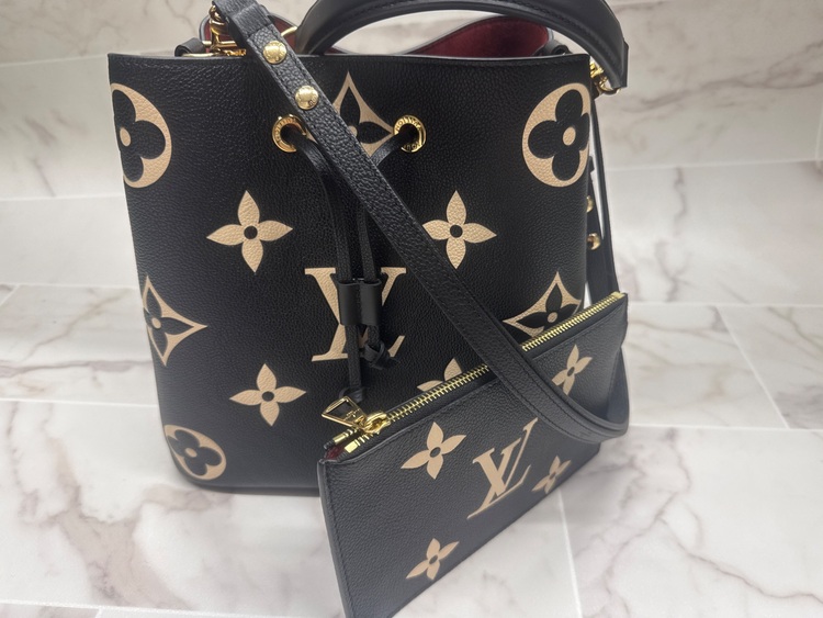 ネオノエ（ブランドバッグ）の商品画像 - 査定依頼日：2025年9月1日 - 最高査定価格：270,000円