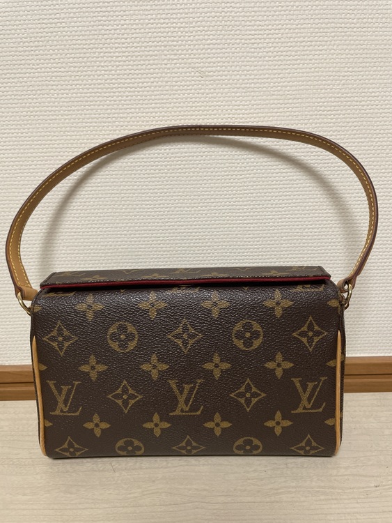 レシタル（ブランドバッグ）の商品画像 - 査定依頼日：2022年6月16日 - 最高査定価格：85,000円