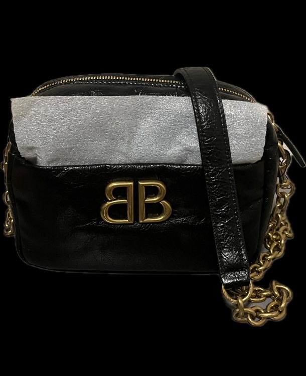 monaco camera bag（ブランドバッグ）の商品画像 - 査定依頼日：2025年10月23日 - 最高査定価格：180,000円