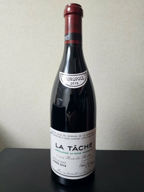 ラ・ターシュ1996（お酒）の商品画像 - 査定依頼日：2025年12月12日 - 最高査定価格：740,000円