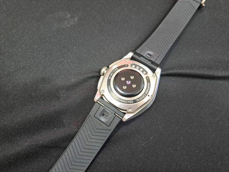 TAG Heuer Connected Calibre E4 42mm（高級時計）の商品画像 - 査定依頼日：2025年11月29日 - 最高査定価格：100,000円