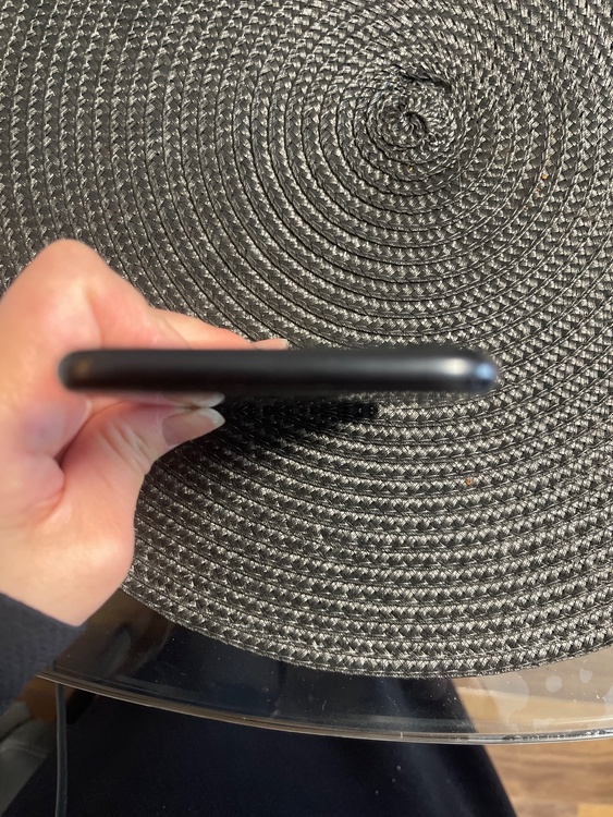 機種名iPhoneSE、機種番号NX9R2J/A（スマホ）の商品画像 - 査定依頼日：2026年2月16日 - 最高査定価格：13,000円