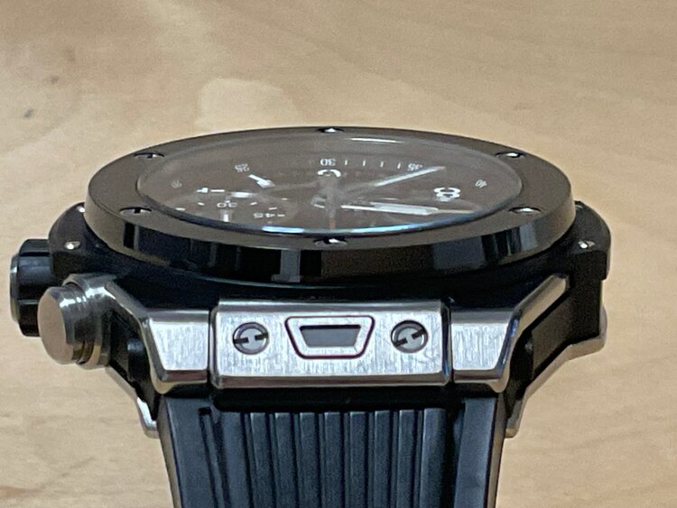 ウブロ ビックバン 441.NM.1170RX（高級時計）の商品画像 - 査定依頼日：2025年5月13日 - 最高査定価格：1,330,000円