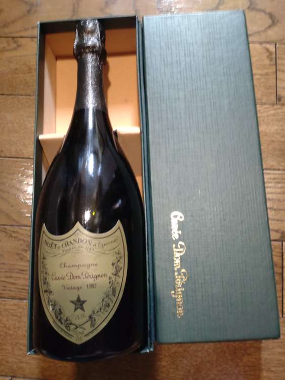 シャンパン ドン・ペリニヨン （お酒）の商品画像 - 査定依頼日：2023年7月18日 - 最高査定価格：28,000円